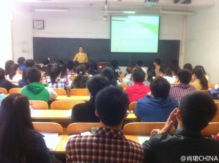 红桃视频
与校图书馆首次合作本科教学嵌入式服务