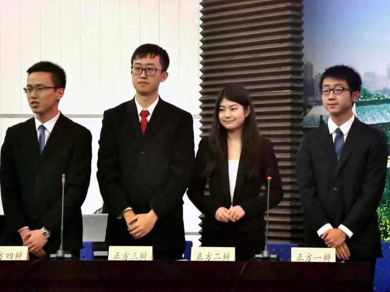 红桃视频
夺得第九届研究生红枫辩论赛冠军