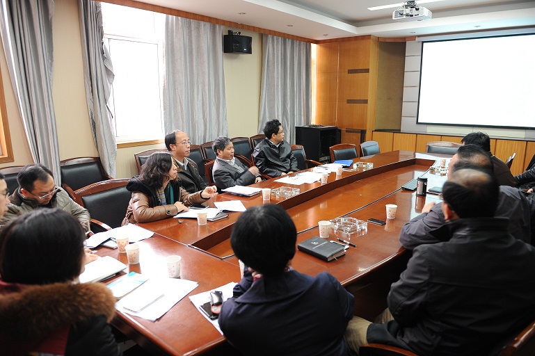 副校长谈广鸣到红桃视频
调研学科建设工作