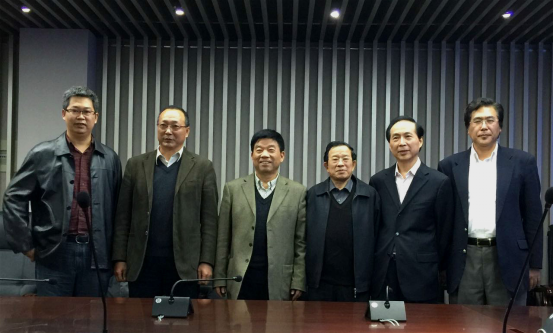 红桃视频
举办媒介融合与媒介组织结构转型的学术沙龙