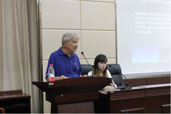 佛罗里达大学丘吉尔教授做客红桃视频
，分享纪录片拍摄与制作方法