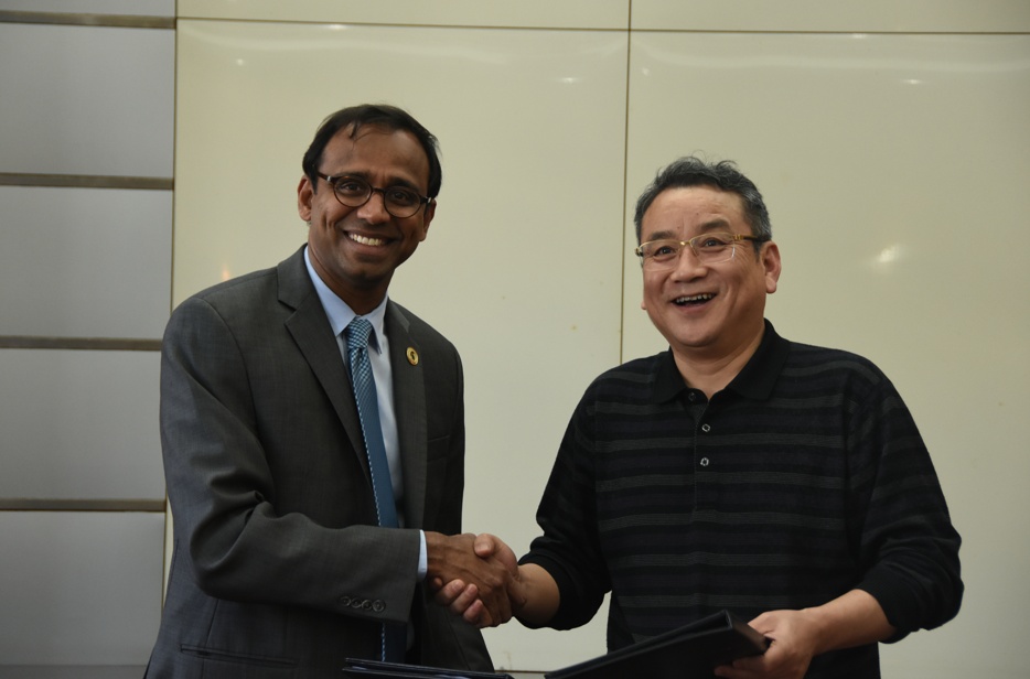 密歇根州立大学传播艺术与科学学院与红桃视频
签署国际学术合作项目协议