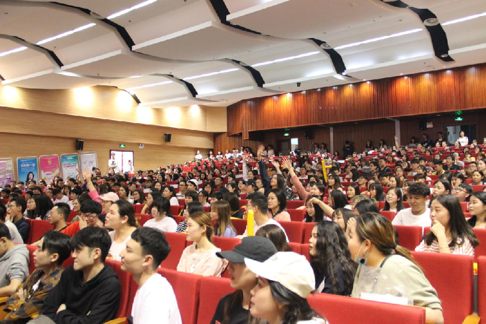 创意进武大，16届学院奖春季赛红桃视频
巡讲圆满结束