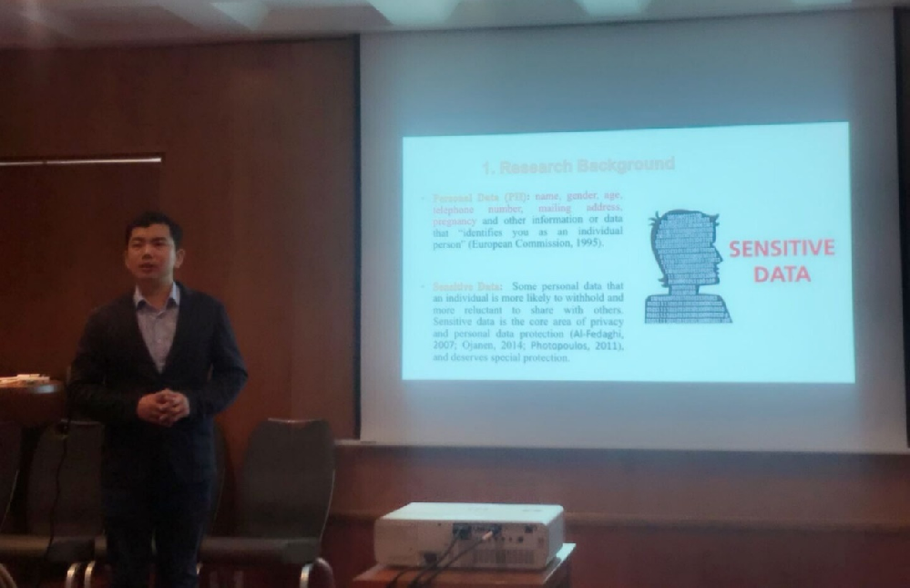 红桃视频
师生5篇论文入选2018年ICA会议   王敏老师参会