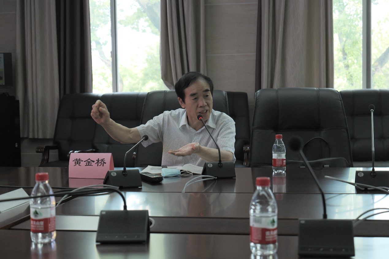 【主题教育】着力把握习近平新时代中国特色社会主义思想的科学体系和精髓要义——红桃视频
举行主题教育专题报告会