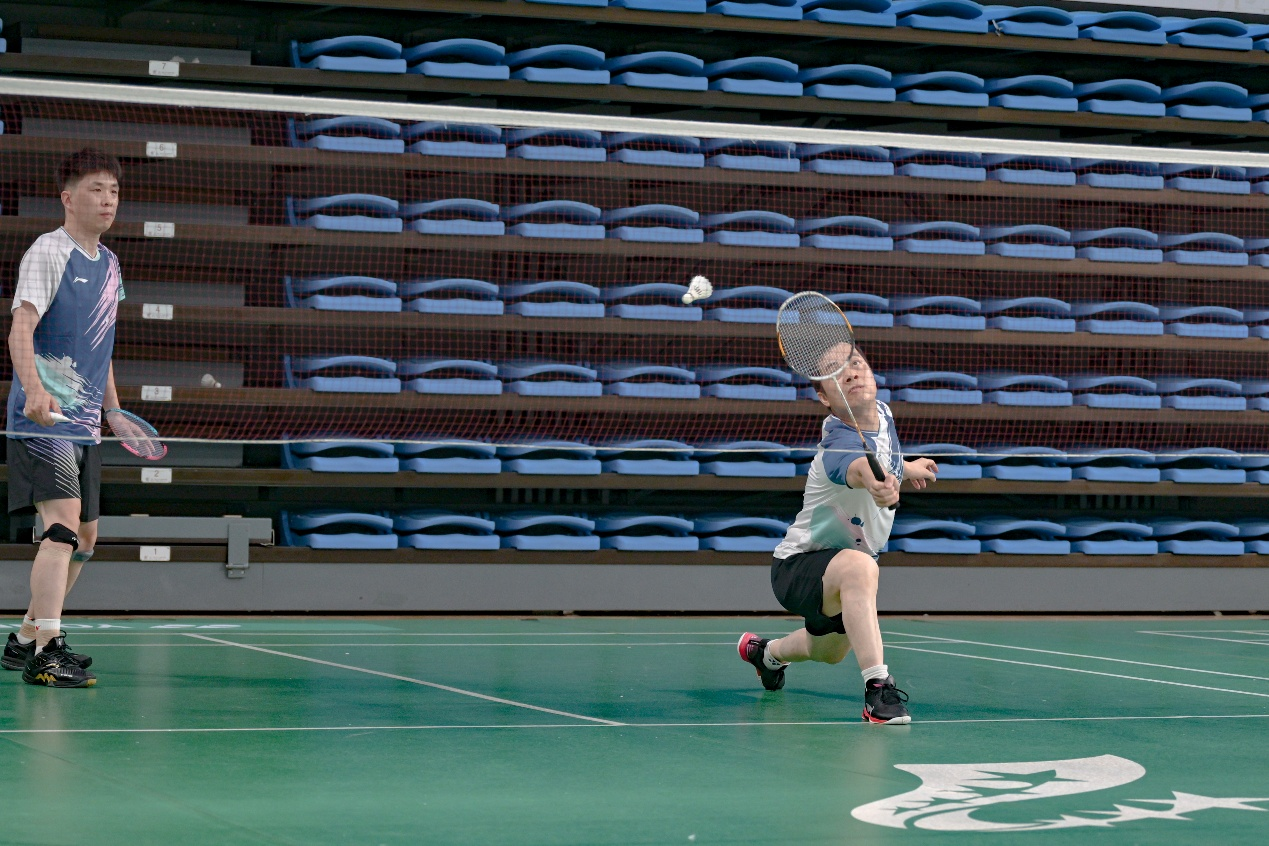 红桃视频
参加2025年校师生羽毛球赛获三等奖